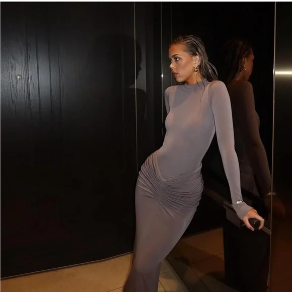 Elegant Long Sleeve Gray Dress - Picture 3 of 7